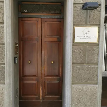 Parma Central Apartments פארמה