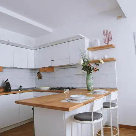 Parma Central Apartments דירה