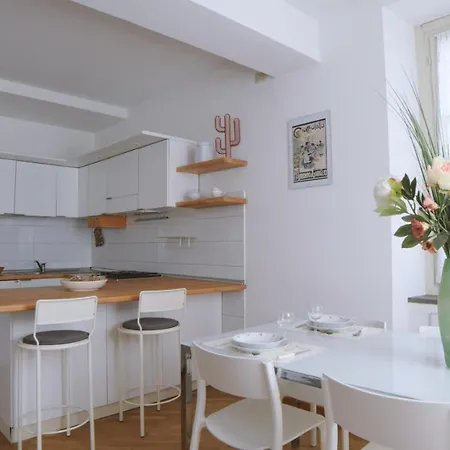 Parma Central Apartments דירה