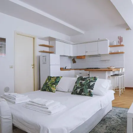 Parma Central Apartments דירה *