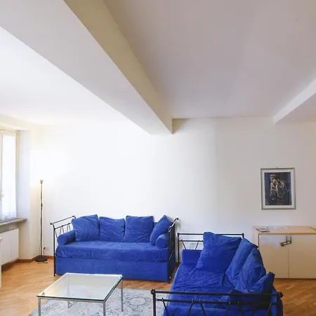 Parma Central Apartments דירה