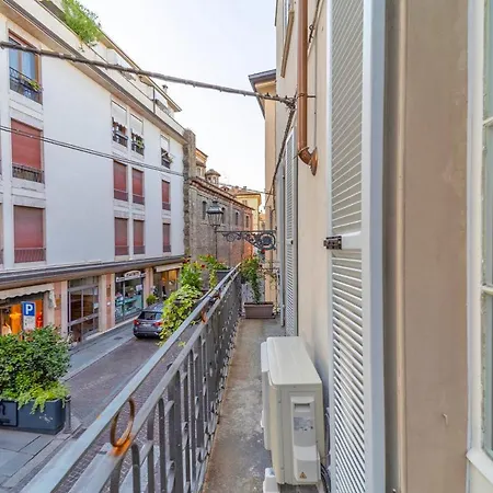 Parma Central Apartments Apartman *