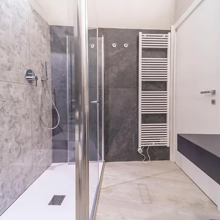 Parma Central Apartments * פארמה
