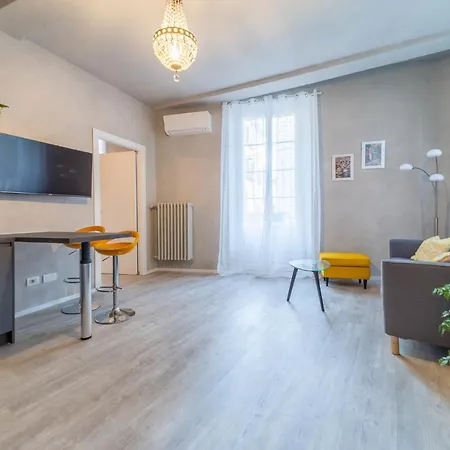 Parma Central Apartments פארמה
