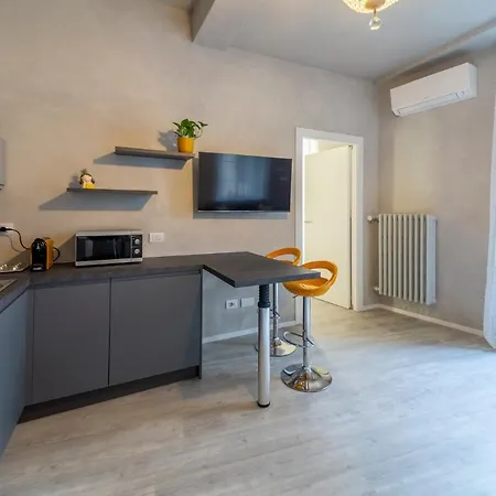 Parma Central Apartments דירה פארמה